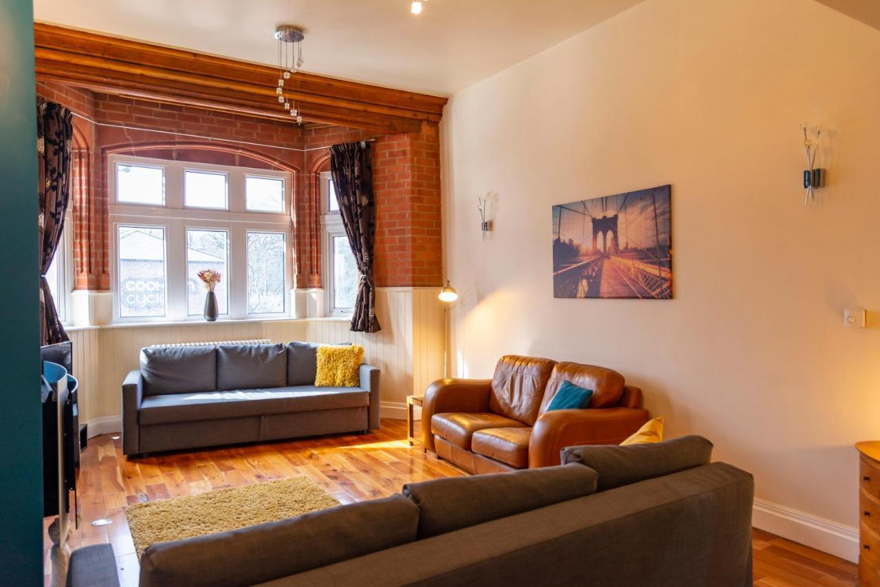 Apartment No 1 - The Old Red King Pub, Whitefield, Manchester Eksteriør billede